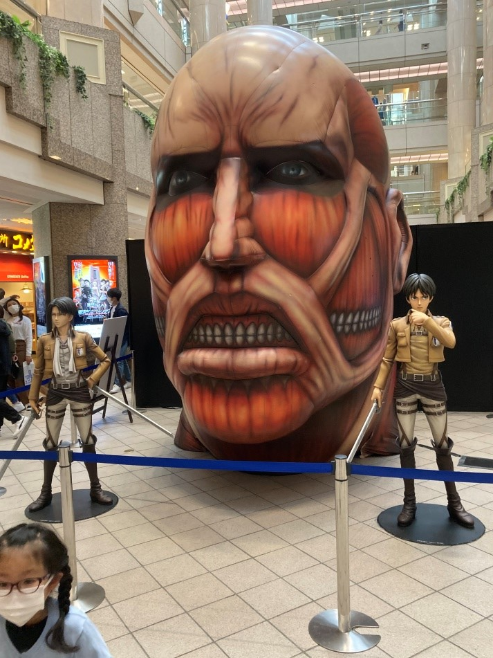 横浜みなとみらい地区での合同イベント「進撃の巨人スタンプラリー」の会場